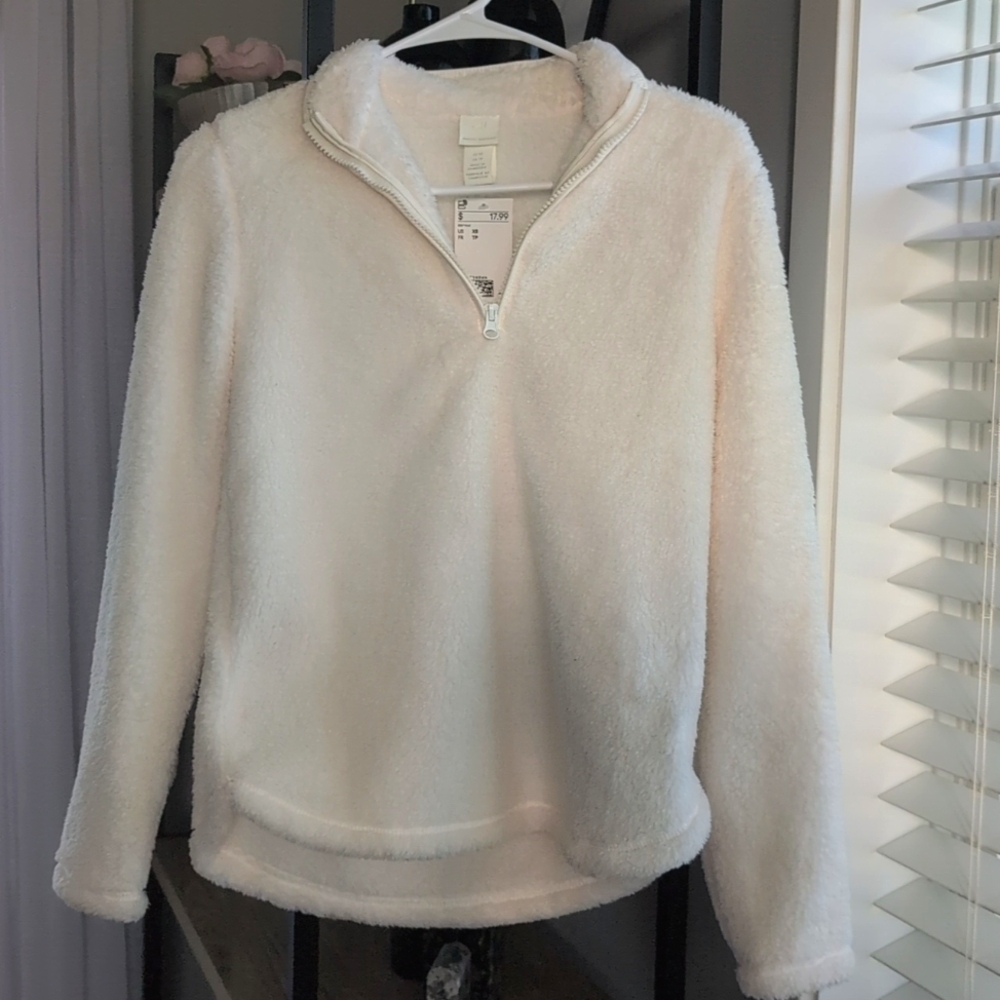 H&M brand new Sherpa style pullover